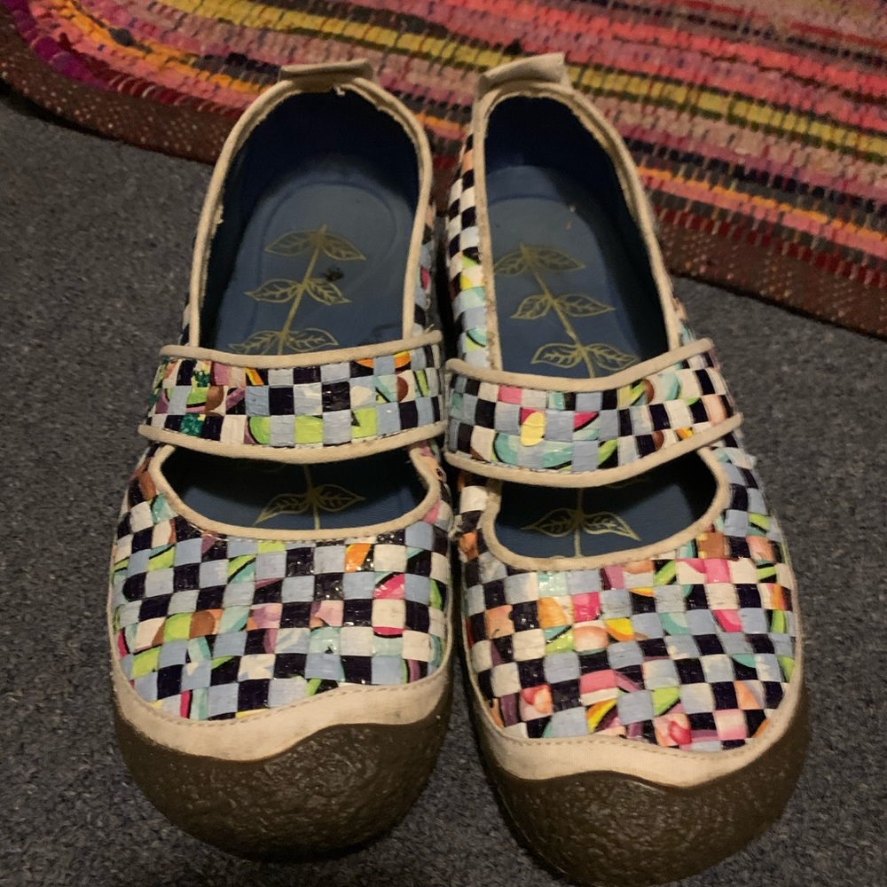 Keen size 9.5 Mary Janes